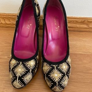 Unique Gold and Black Classic Pumps